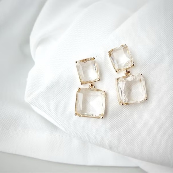 Anthropologie Jewelry - Clear gemstone dangle earrings ✨